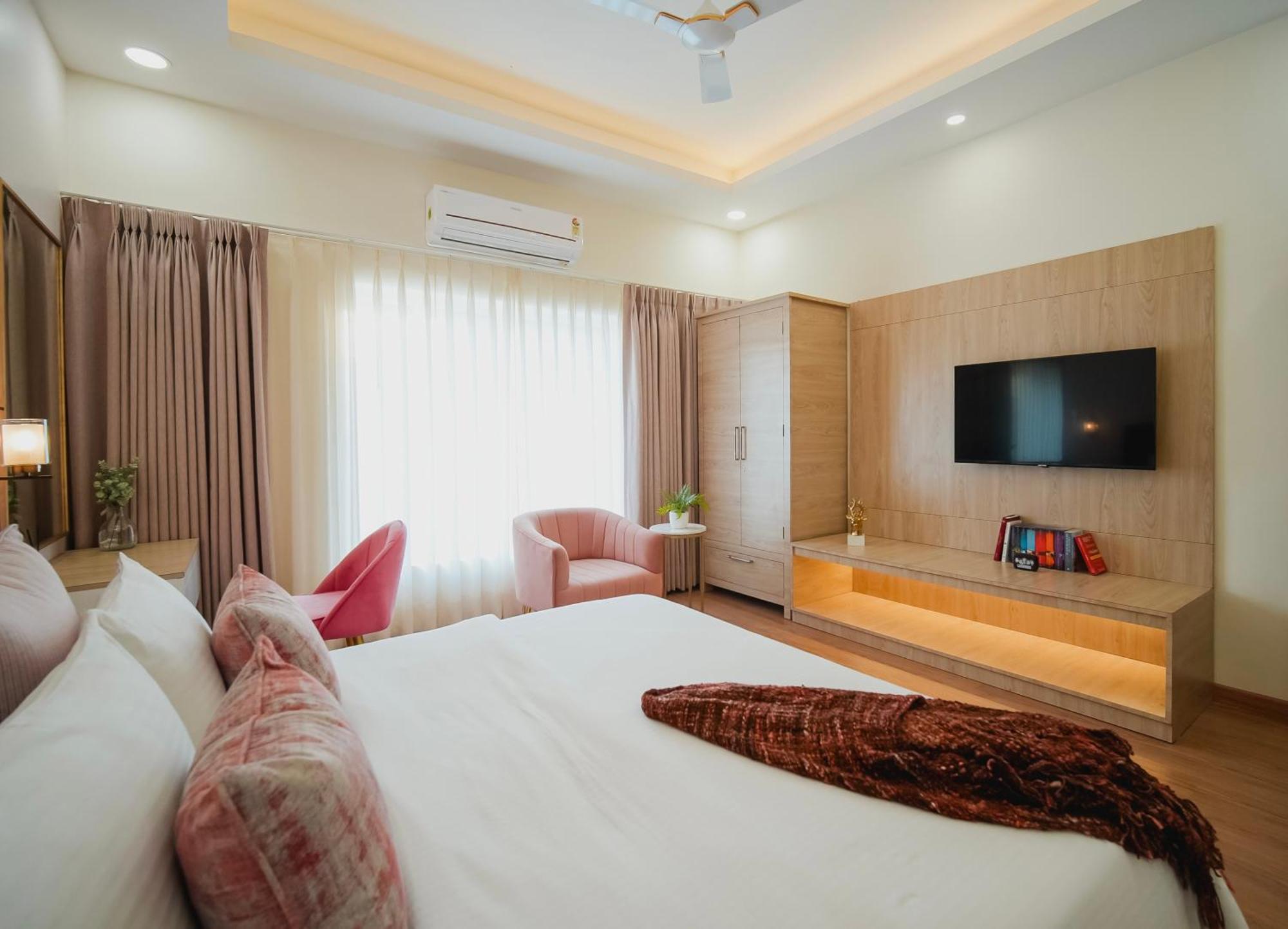 Silver Leaf Apartments Amritsar Buitenkant foto